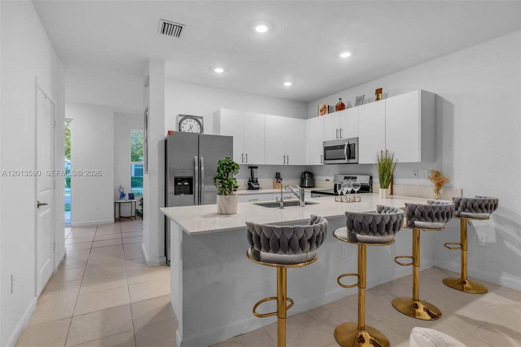 3 Bedroom Villa/Townhouse's Image 7