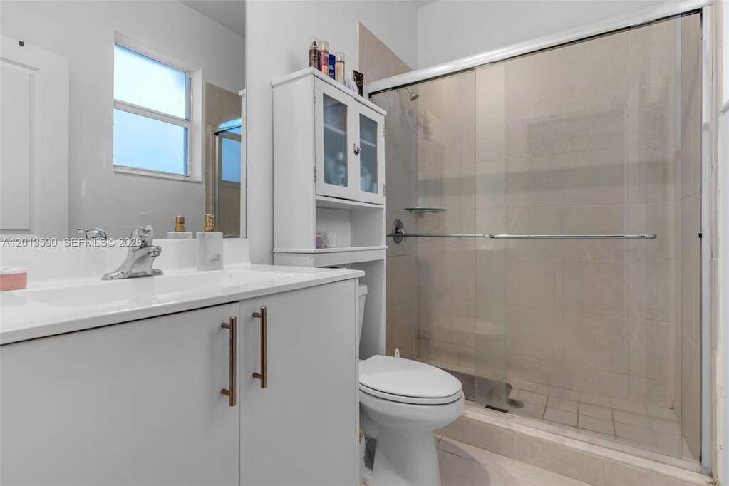 3 Bedroom Villa/Townhouse's Image 15
