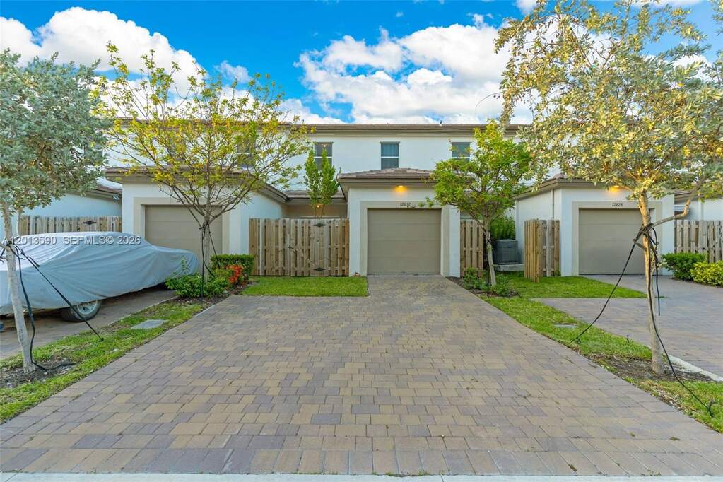 3 Bedroom Villa/Townhouse's Image 23