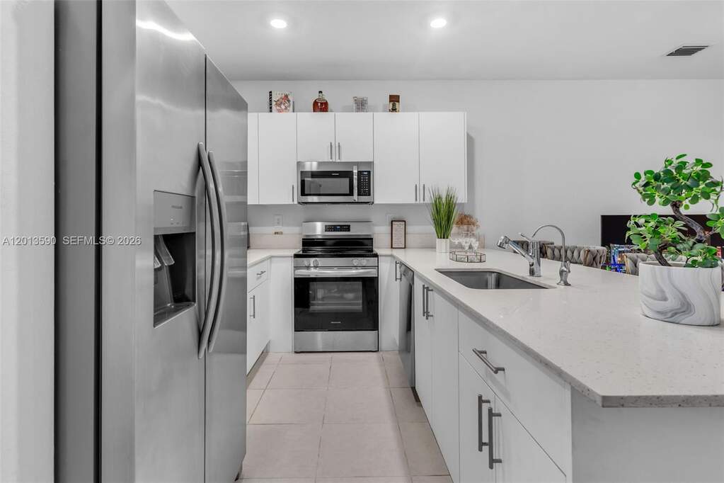 3 Bedroom Villa/Townhouse's Image 5