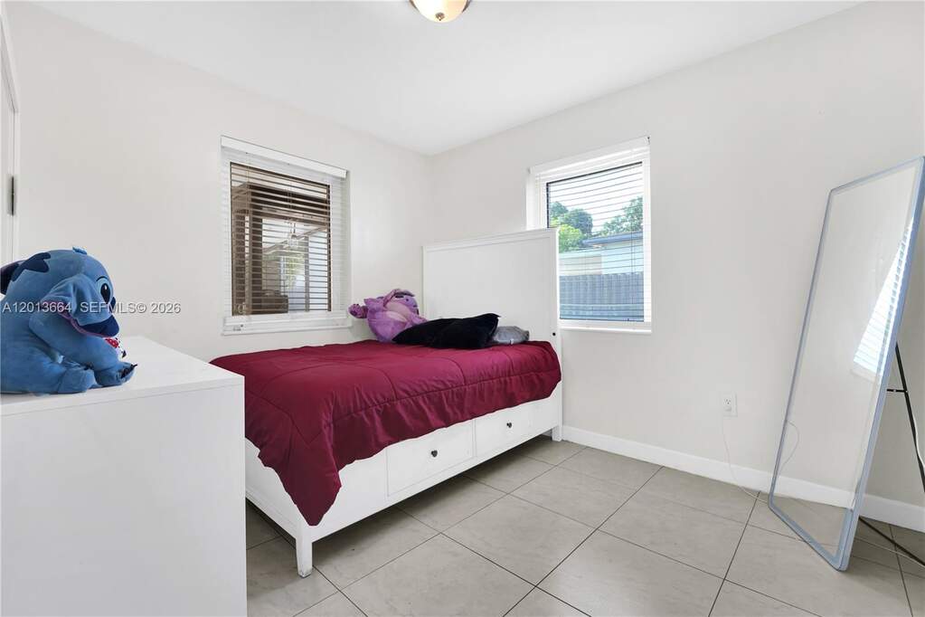 3 Bedroom Single Family Home/House's Image 8