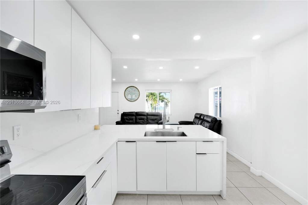 3 Bedroom Single Family Home/House's Image 11