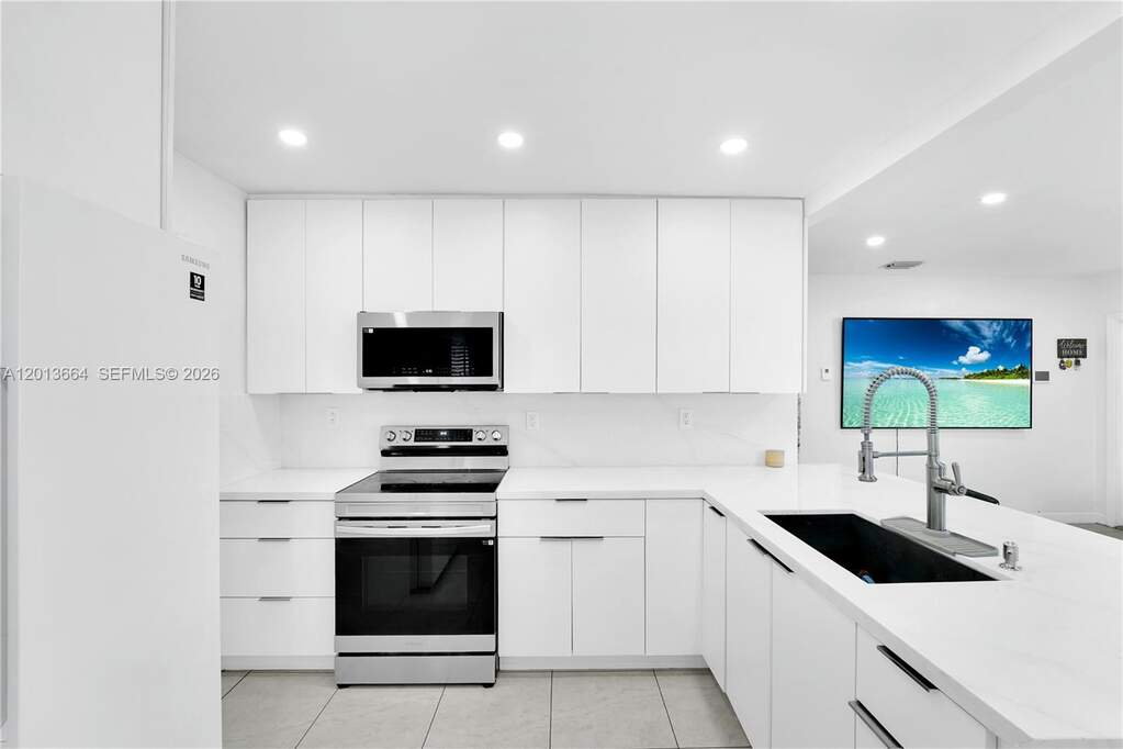 3 Bedroom Single Family Home/House's Image 12