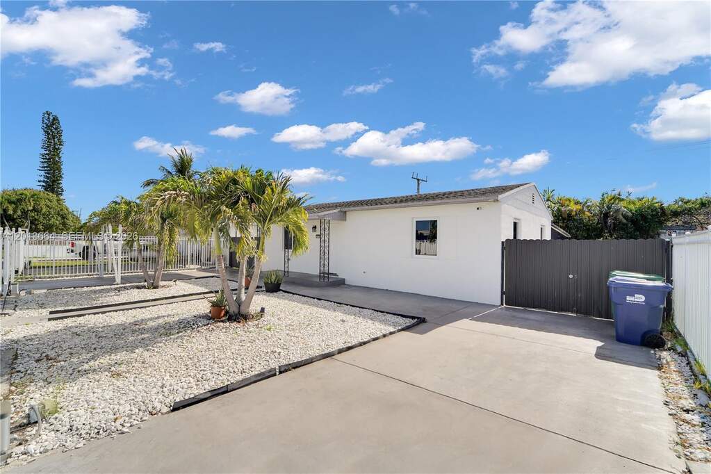 3 Bedroom Single Family Home/House's Image 23