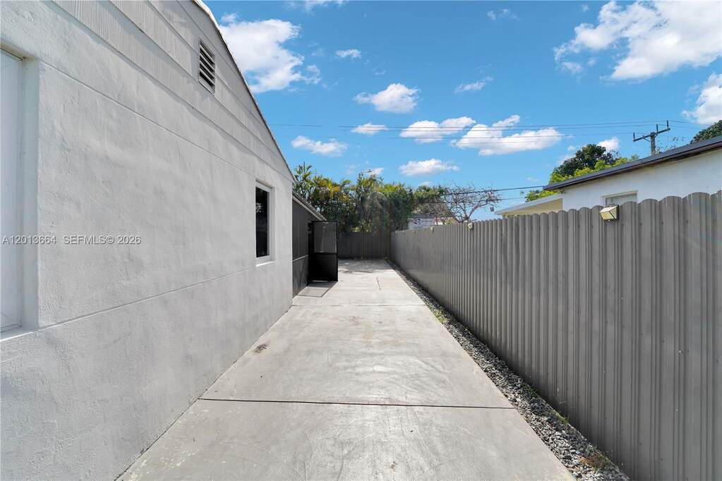 3 Bedroom Single Family Home/House's Image 24