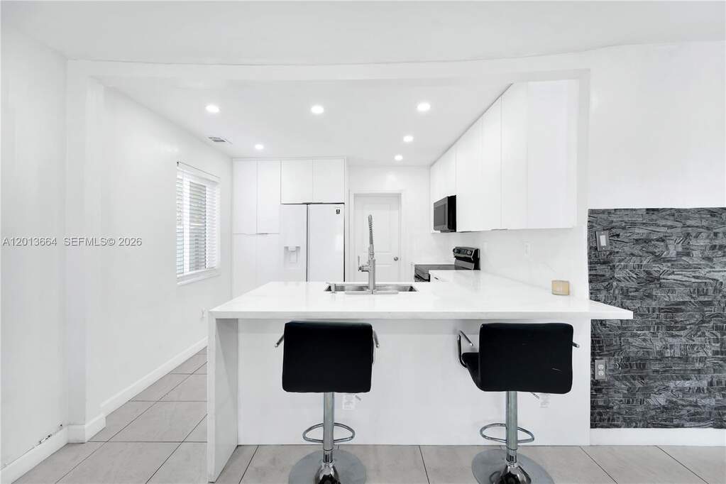 3 Bedroom Single Family Home/House's Image 3