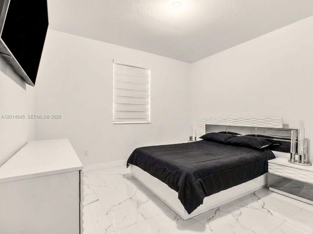5 Bedroom Single Family Home/House's Image 27