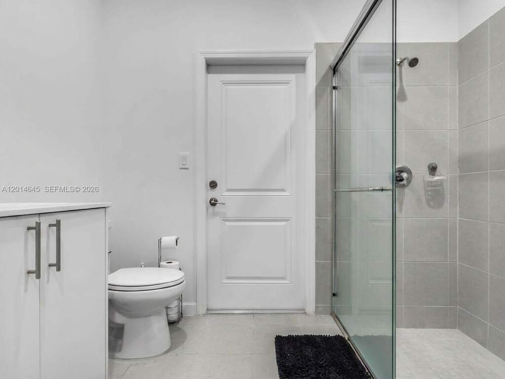 5 Bedroom Single Family Home/House's Image 28