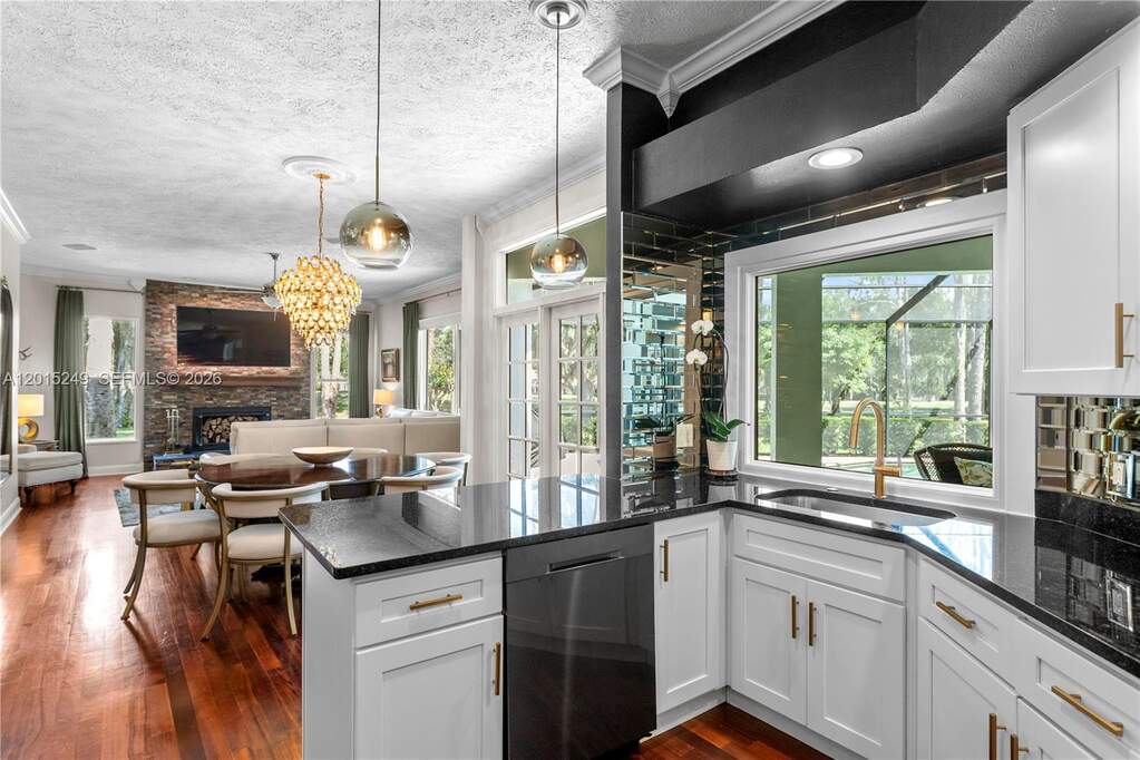 4 Bedroom Single Family Home/House's Image 15