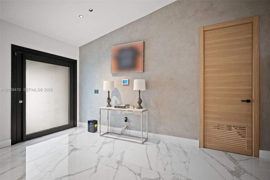 5 Bedroom Single Family Home/House's Image 11