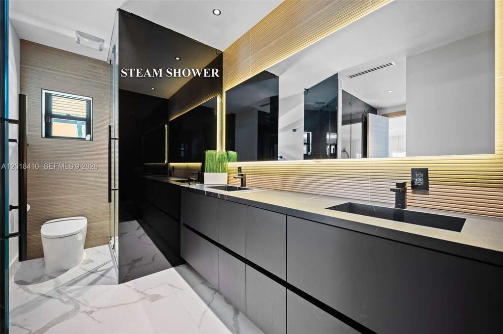 5 Bedroom Single Family Home/House's Image 13