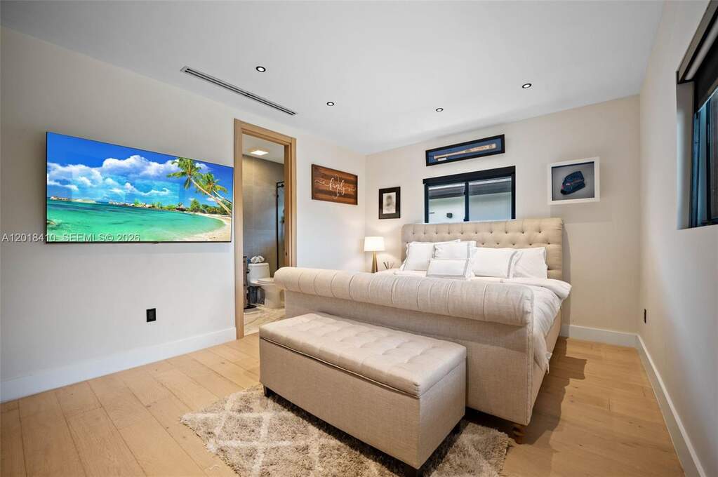 5 Bedroom Single Family Home/House's Image 24