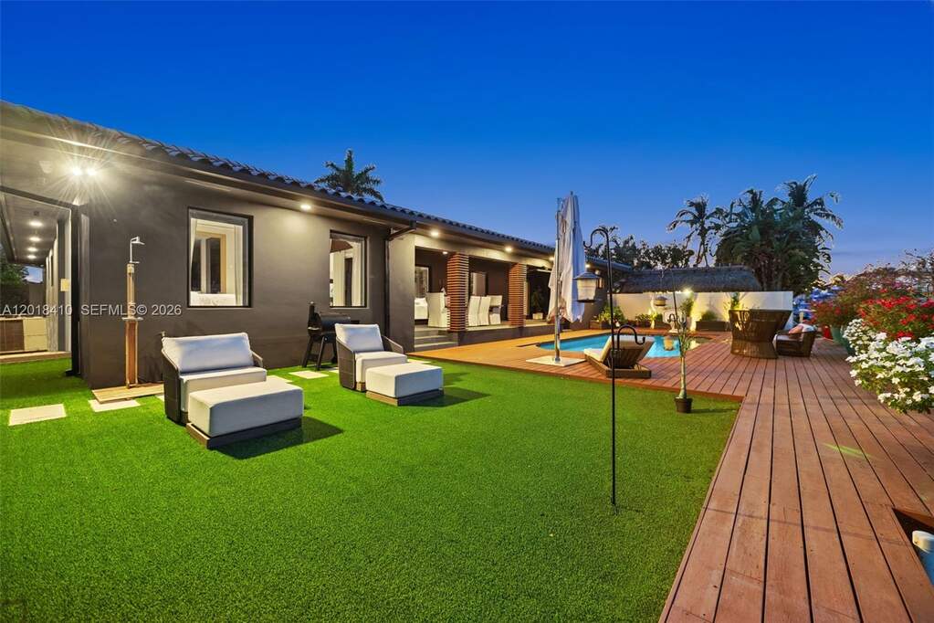 5 Bedroom Single Family Home/House's Image 38
