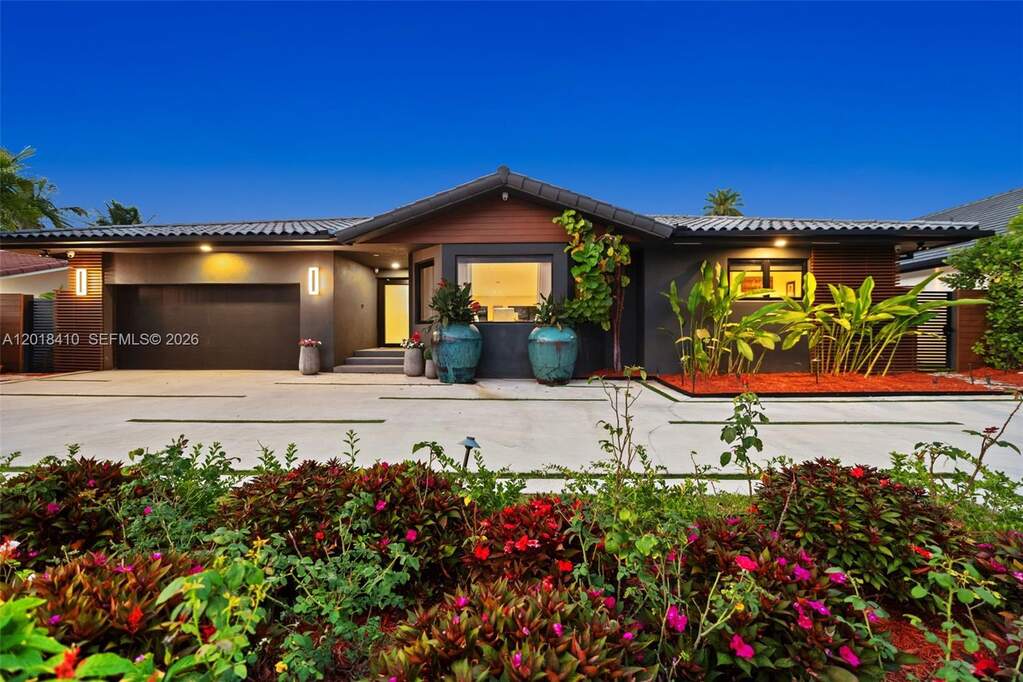 5 Bedroom Single Family Home/House's Image 42