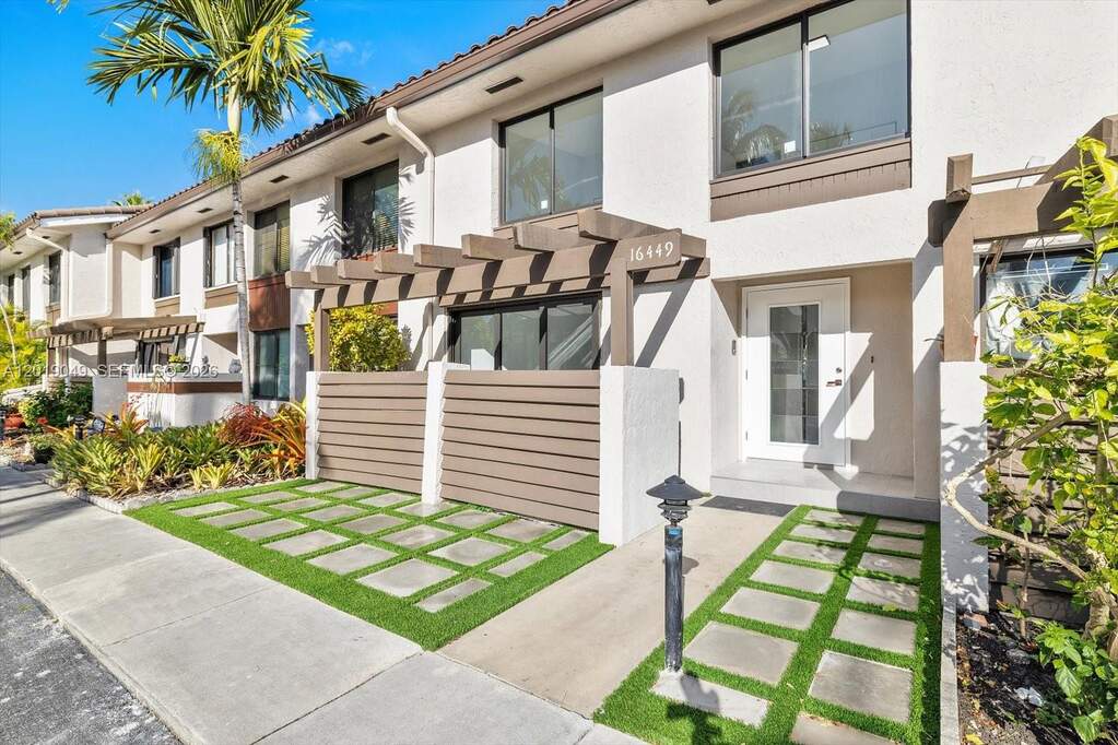 3 Bedroom Villa/Townhouse's Image 7