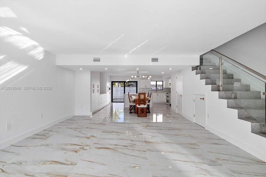3 Bedroom Villa/Townhouse's Image 8