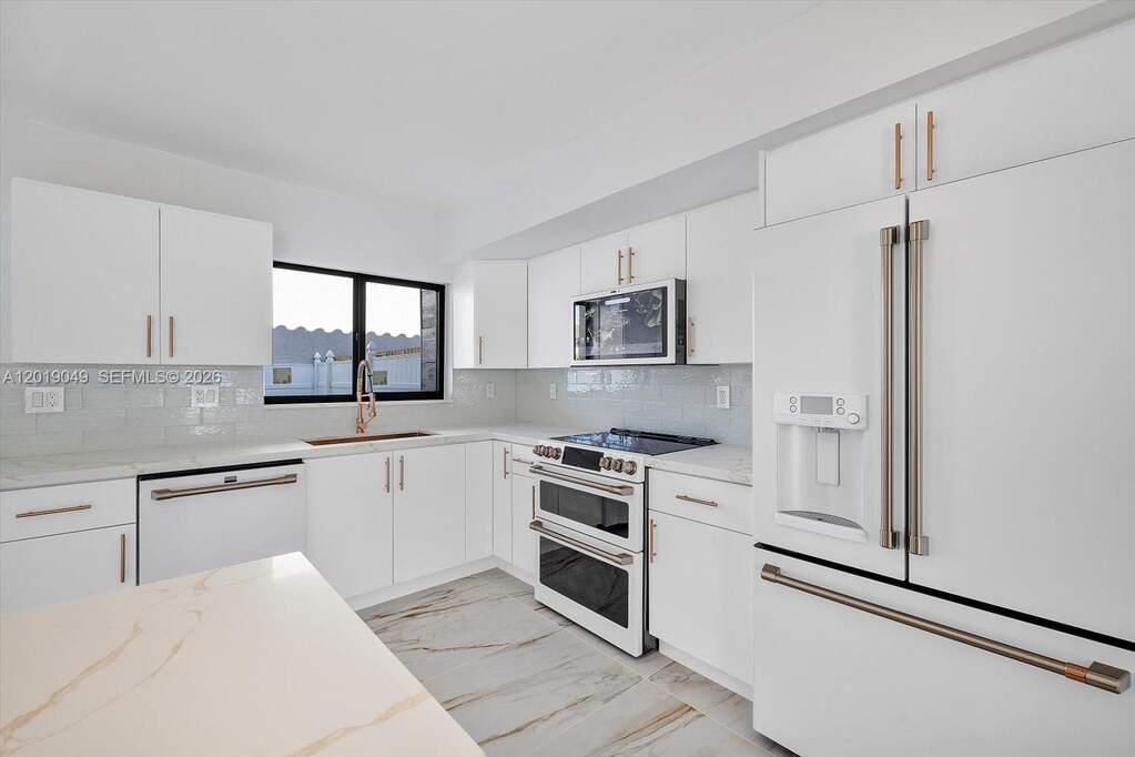 3 Bedroom Villa/Townhouse's Image 9