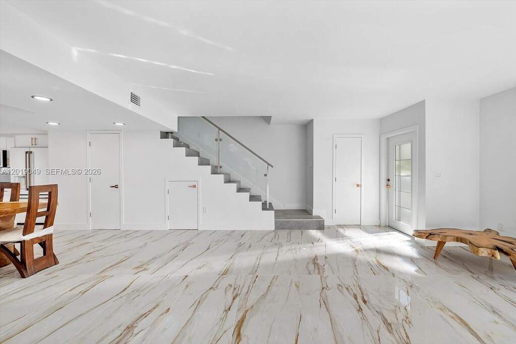 3 Bedroom Villa/Townhouse's Image 13