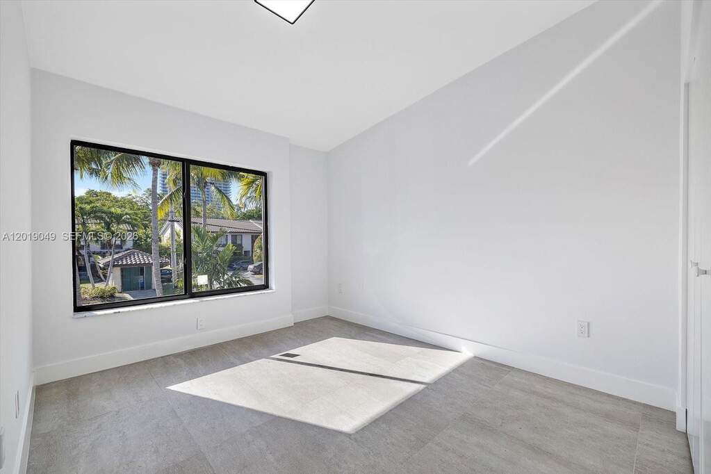 3 Bedroom Villa/Townhouse's Image 20