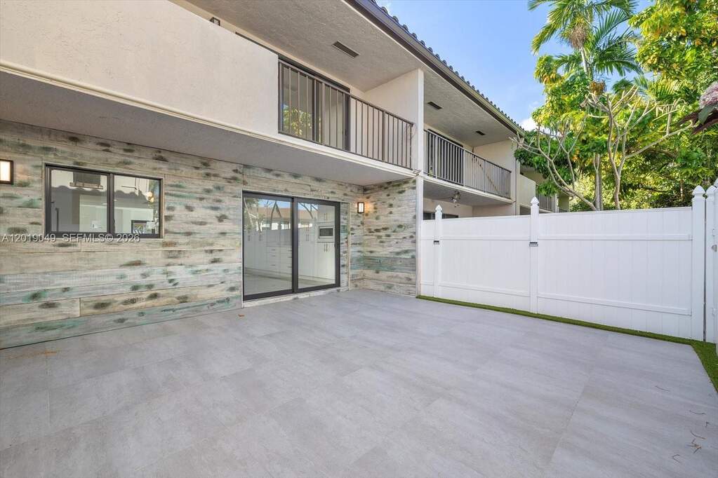 3 Bedroom Villa/Townhouse's Image 6