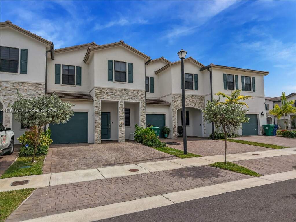 4 Bedroom Villa/Townhouse's Image 7