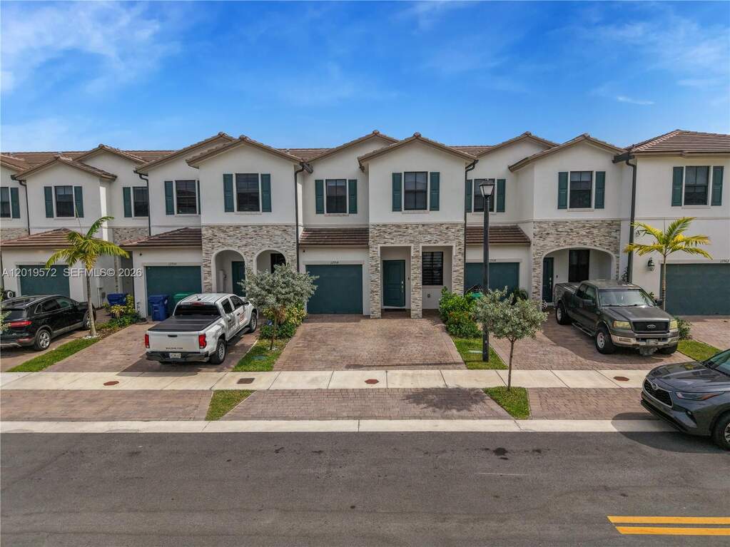4 Bedroom Villa/Townhouse's Image 18
