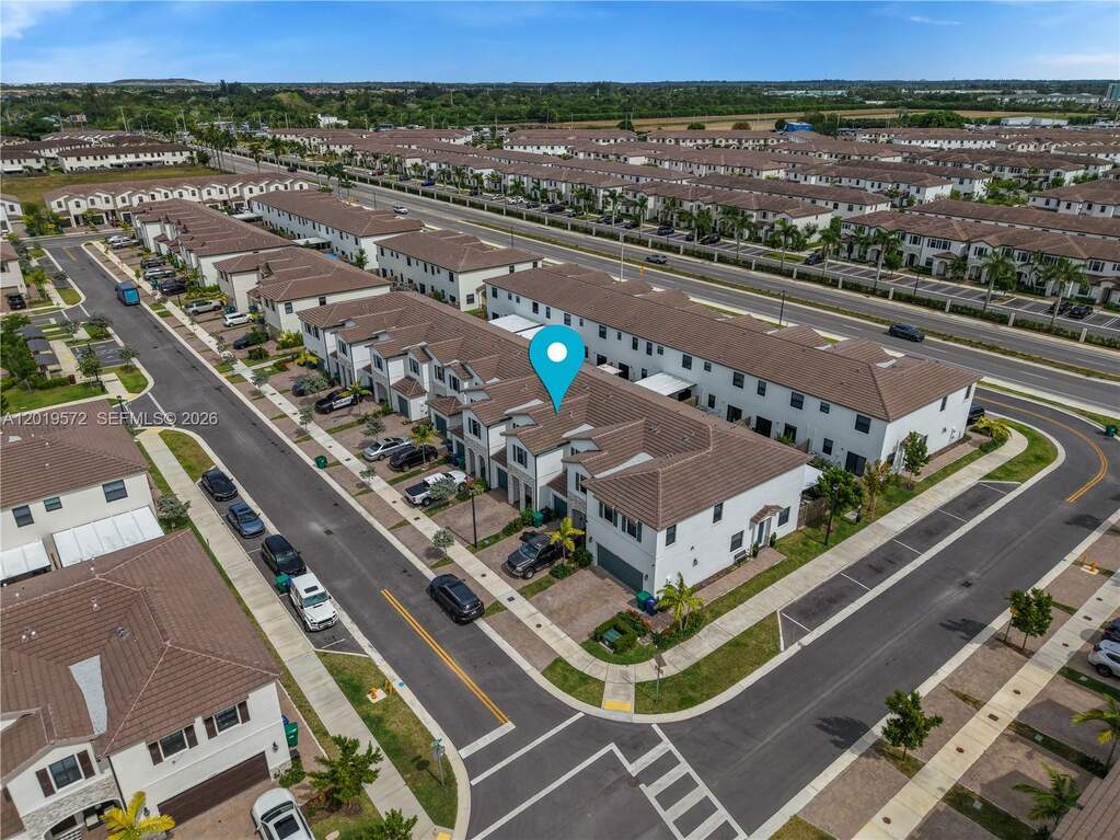 4 Bedroom Villa/Townhouse's Image 19