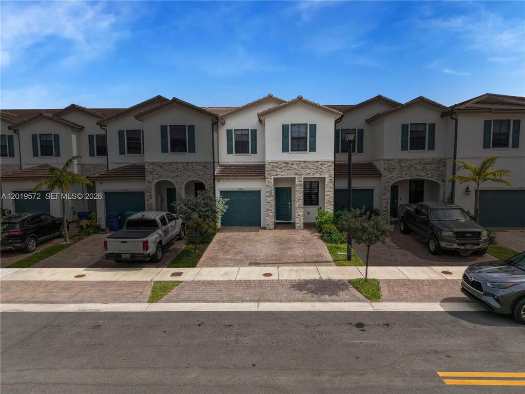 4 Bedroom Villa/Townhouse's Image 20