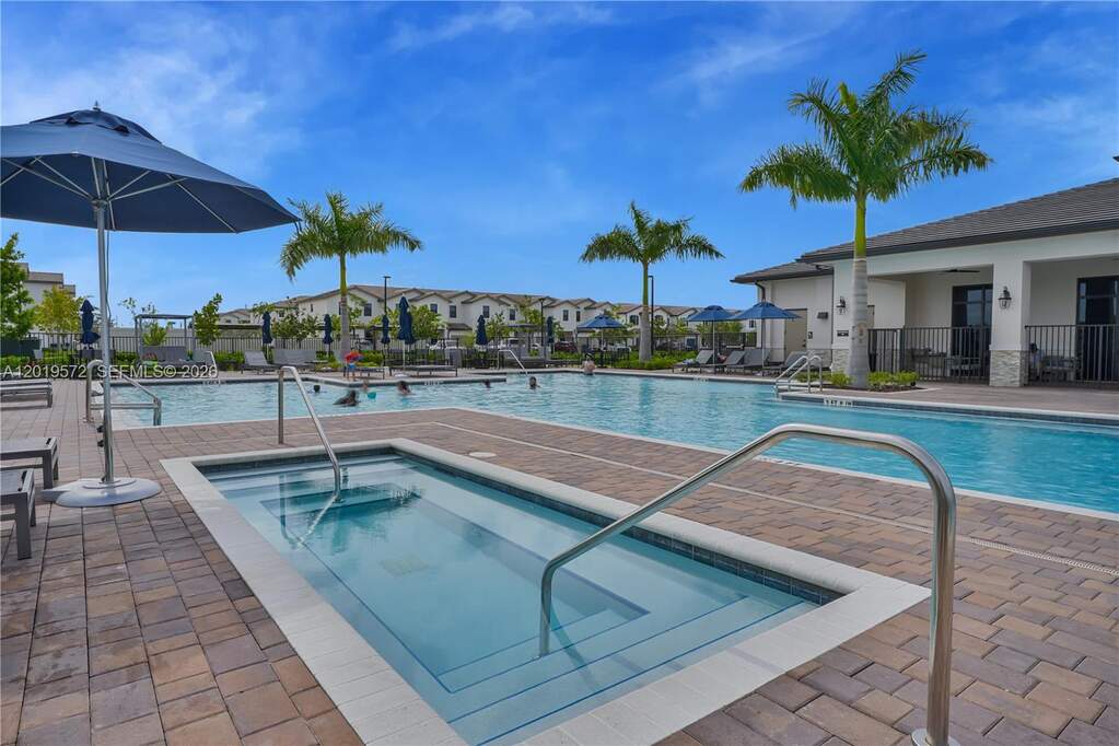 4 Bedroom Villa/Townhouse's Image 26