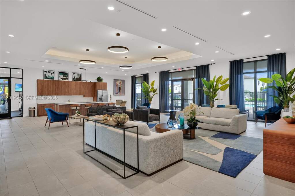 4 Bedroom Villa/Townhouse's Image 27