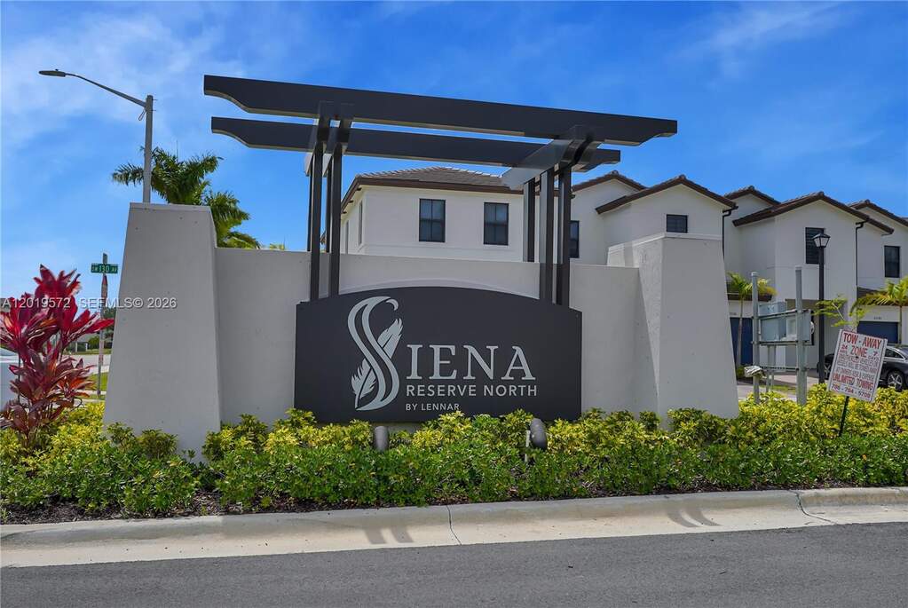 4 Bedroom Villa/Townhouse's Image 32