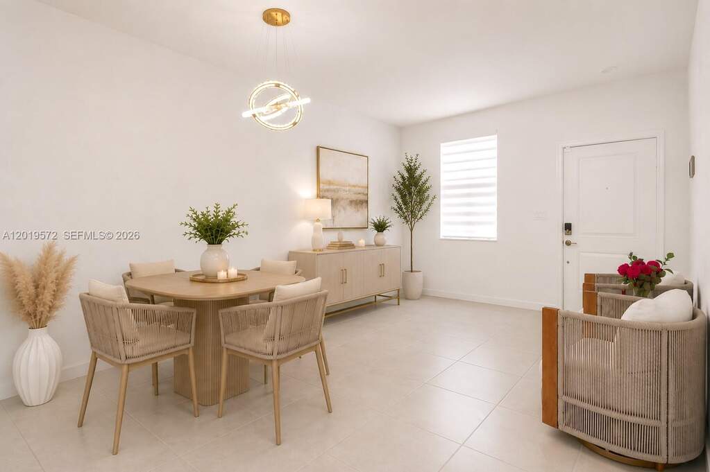 4 Bedroom Villa/Townhouse's Image 3