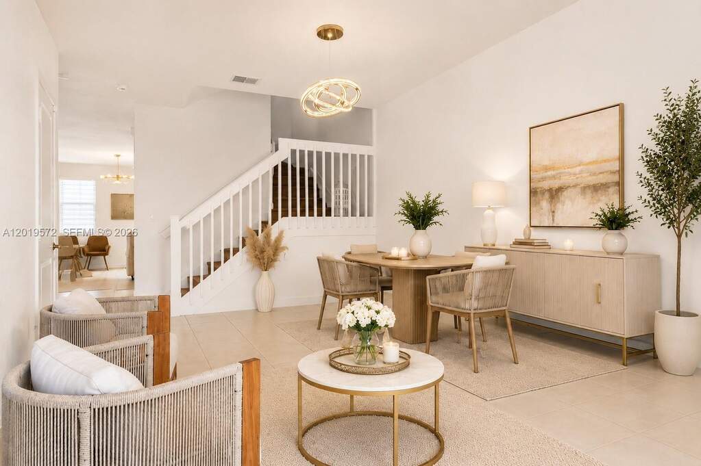 4 Bedroom Villa/Townhouse's Image 4