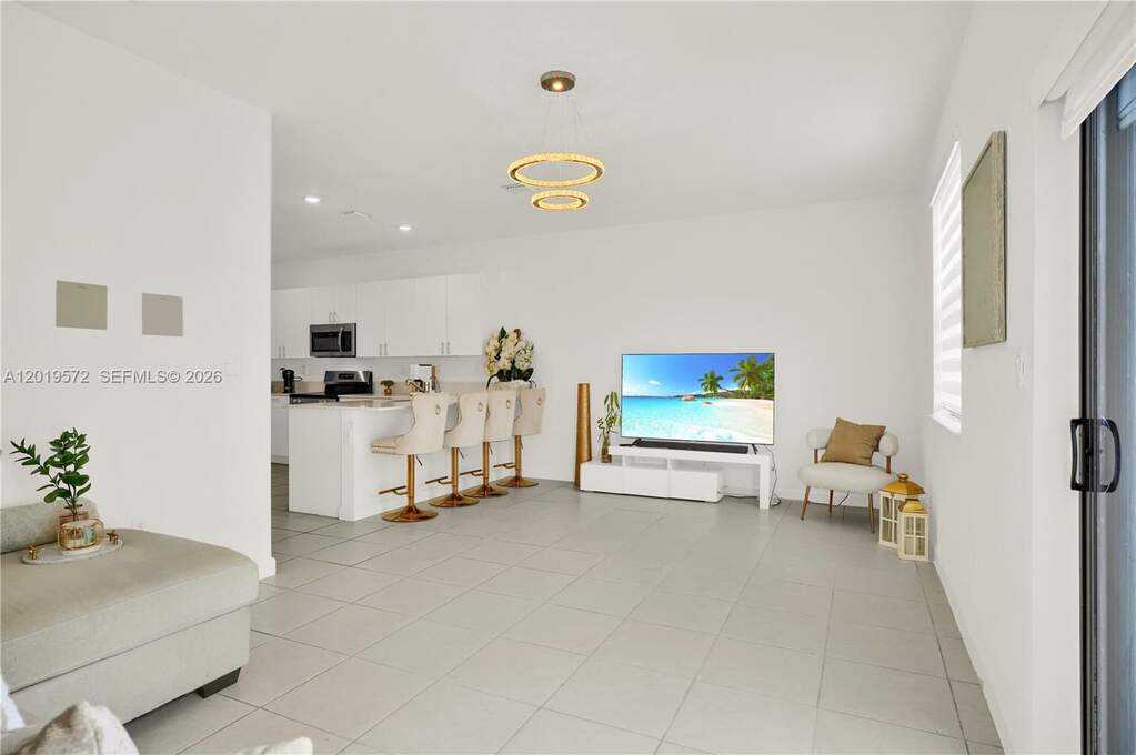 4 Bedroom Villa/Townhouse's Image 5