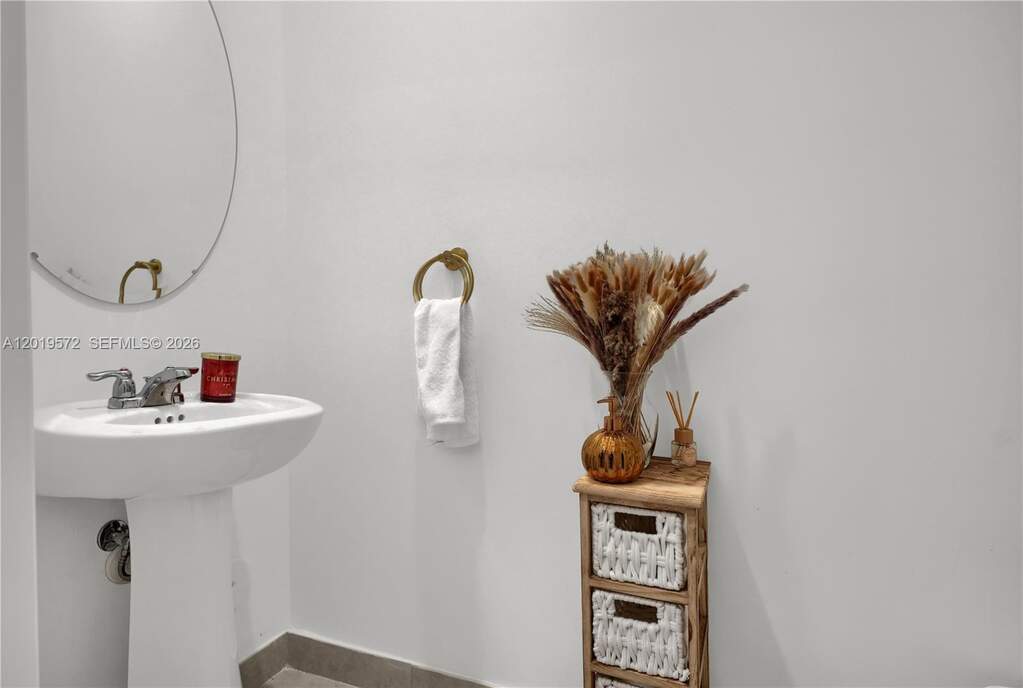 4 Bedroom Villa/Townhouse's Image 6