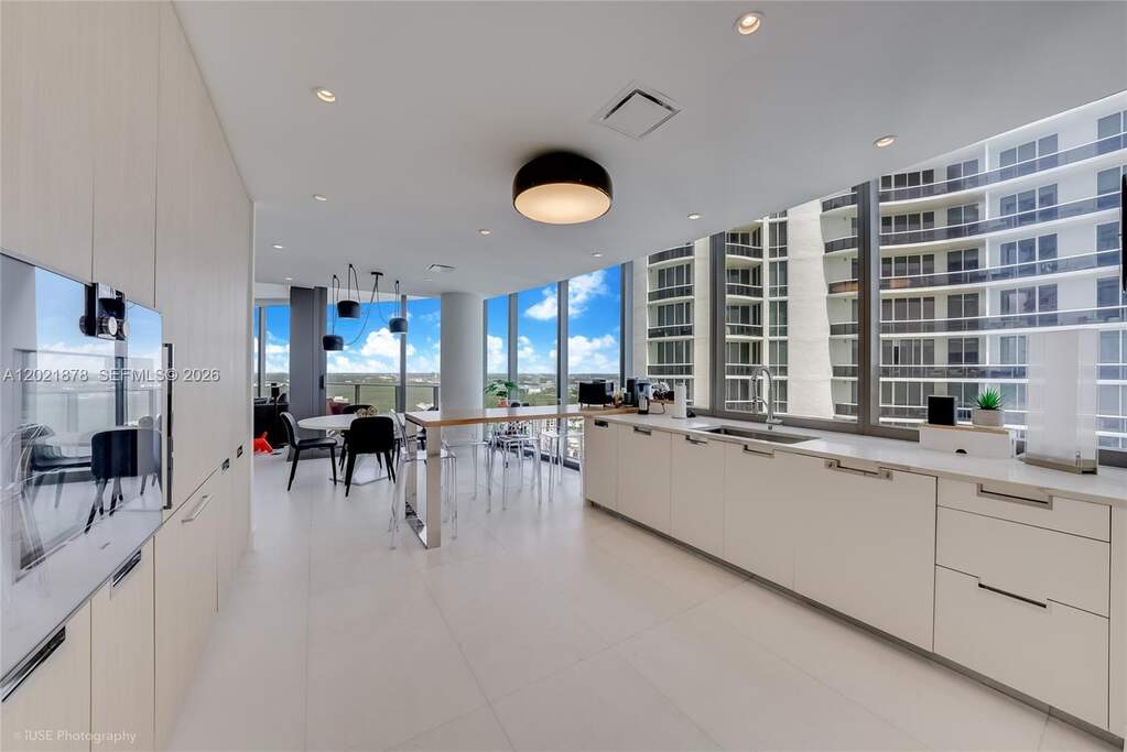 3 Bedroom Apartment/Flat's Image 5