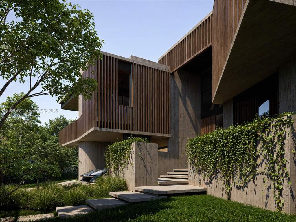 6 Bedroom Single Family Home/House's Image 3