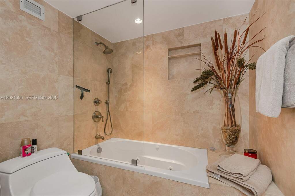 2 Bedroom Apartment/Flat's Image 23