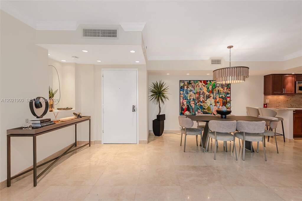 2 Bedroom Apartment/Flat's Image 5