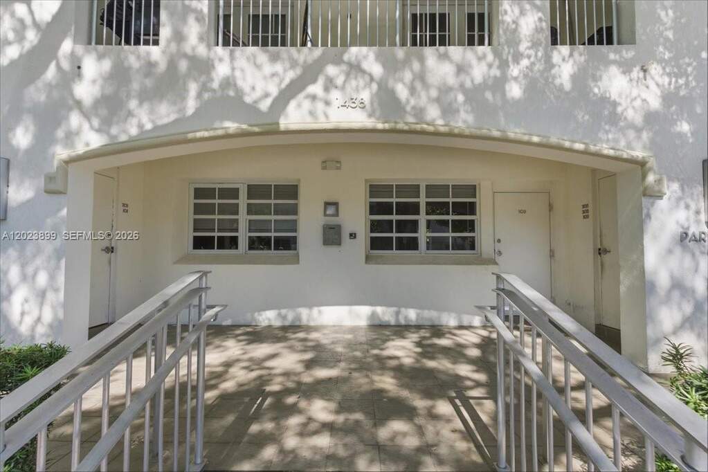 6 Bedroom Multi Unit's Image 10