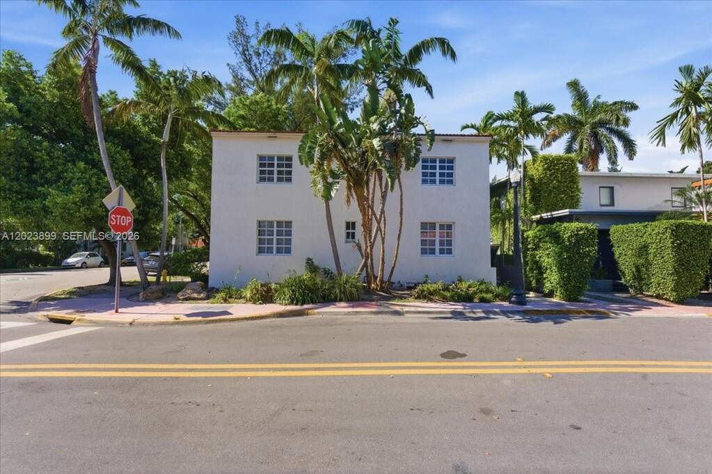 6 Bedroom Multi Unit's Image 13