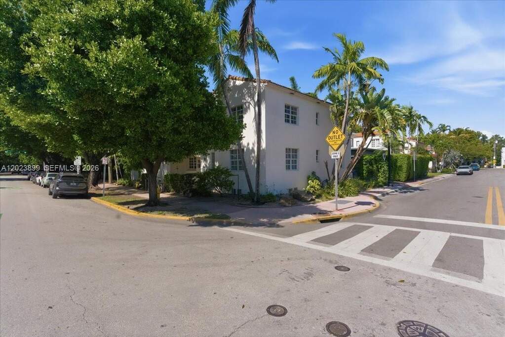 6 Bedroom Multi Unit's Image 14