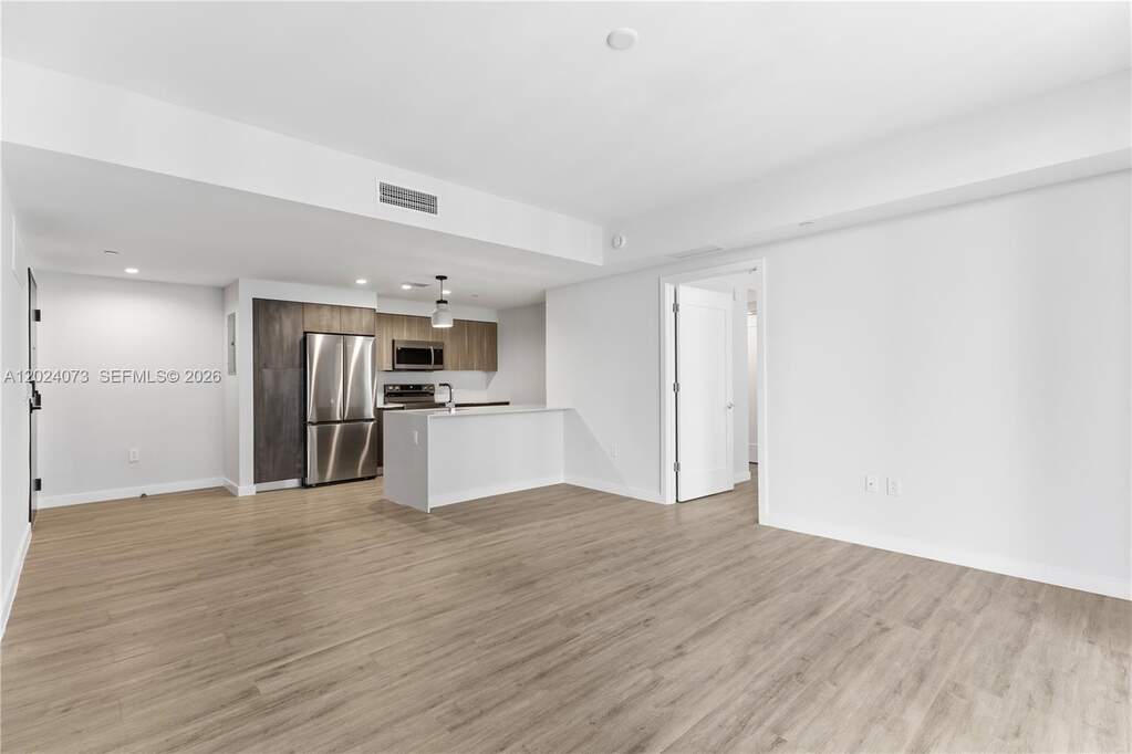 1 Bedroom Apartment/Flat's Image 11