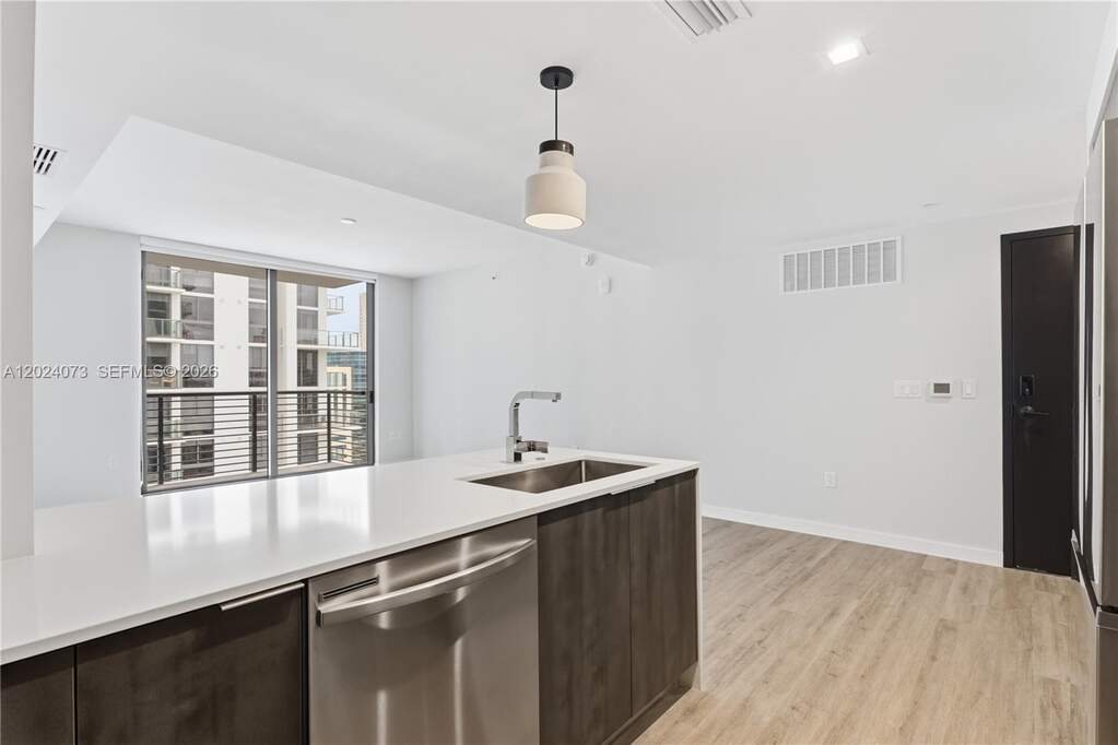 1 Bedroom Apartment/Flat's Image 6