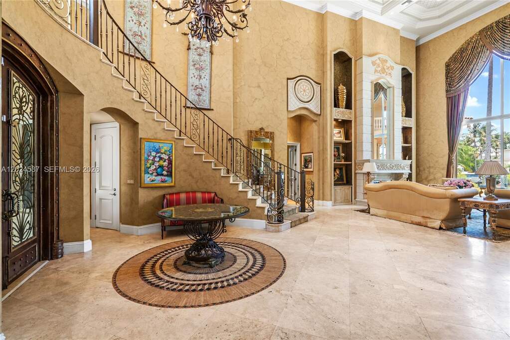 5 Bedroom Single Family Home/House's Image 14