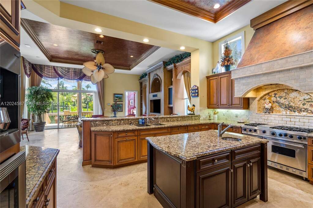 5 Bedroom Single Family Home/House's Image 23