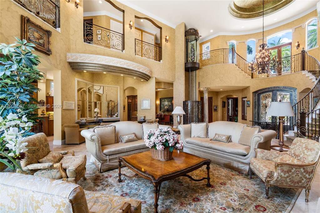 5 Bedroom Single Family Home/House's Image 38