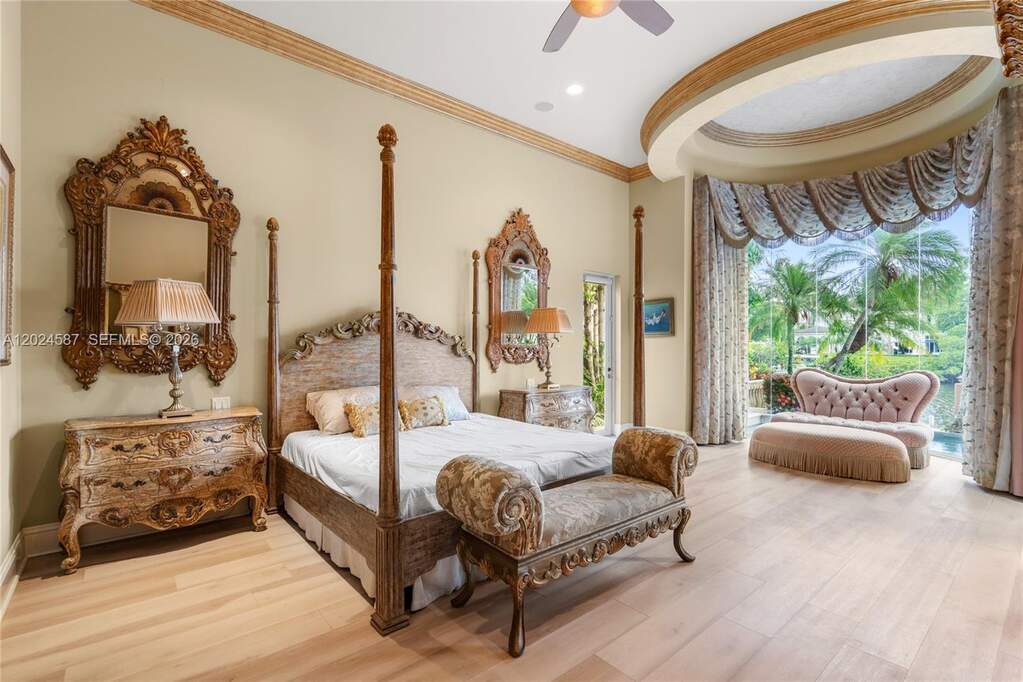 5 Bedroom Single Family Home/House's Image 44