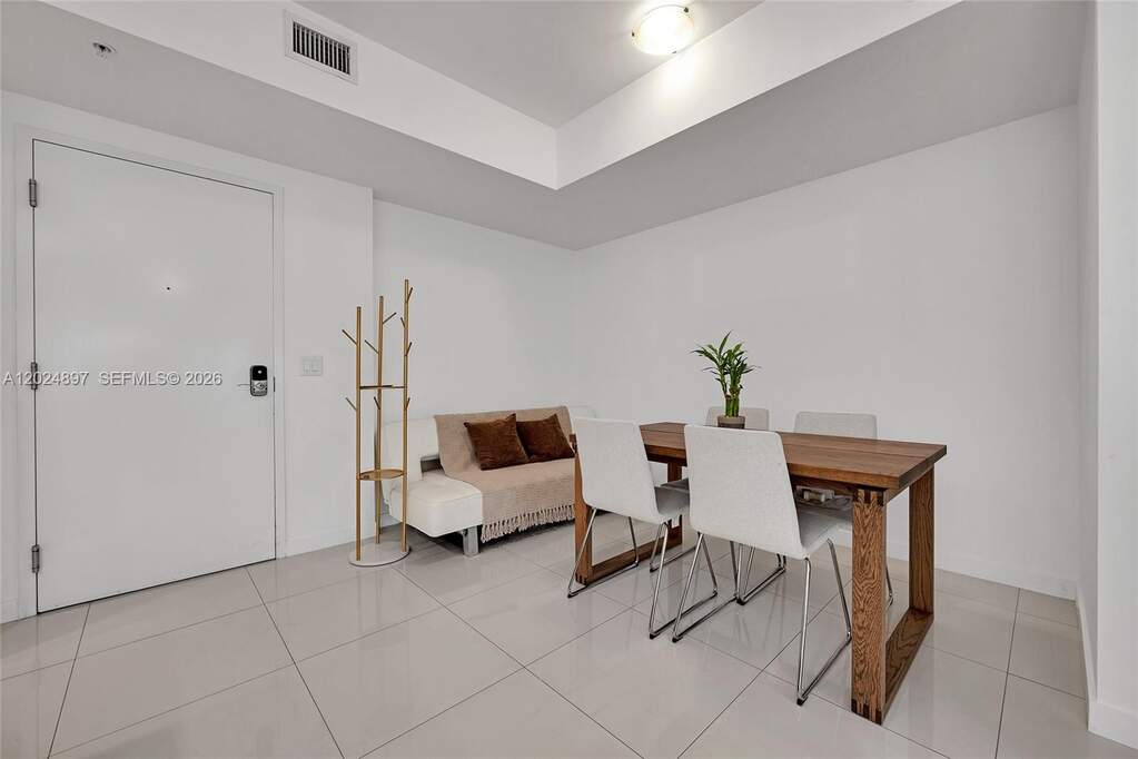 2 Bedroom Apartment/Flat's Image 11
