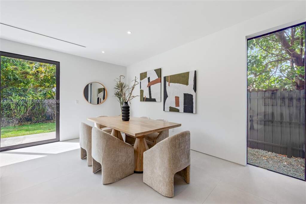 3 Bedroom Villa/Townhouse's Image 7